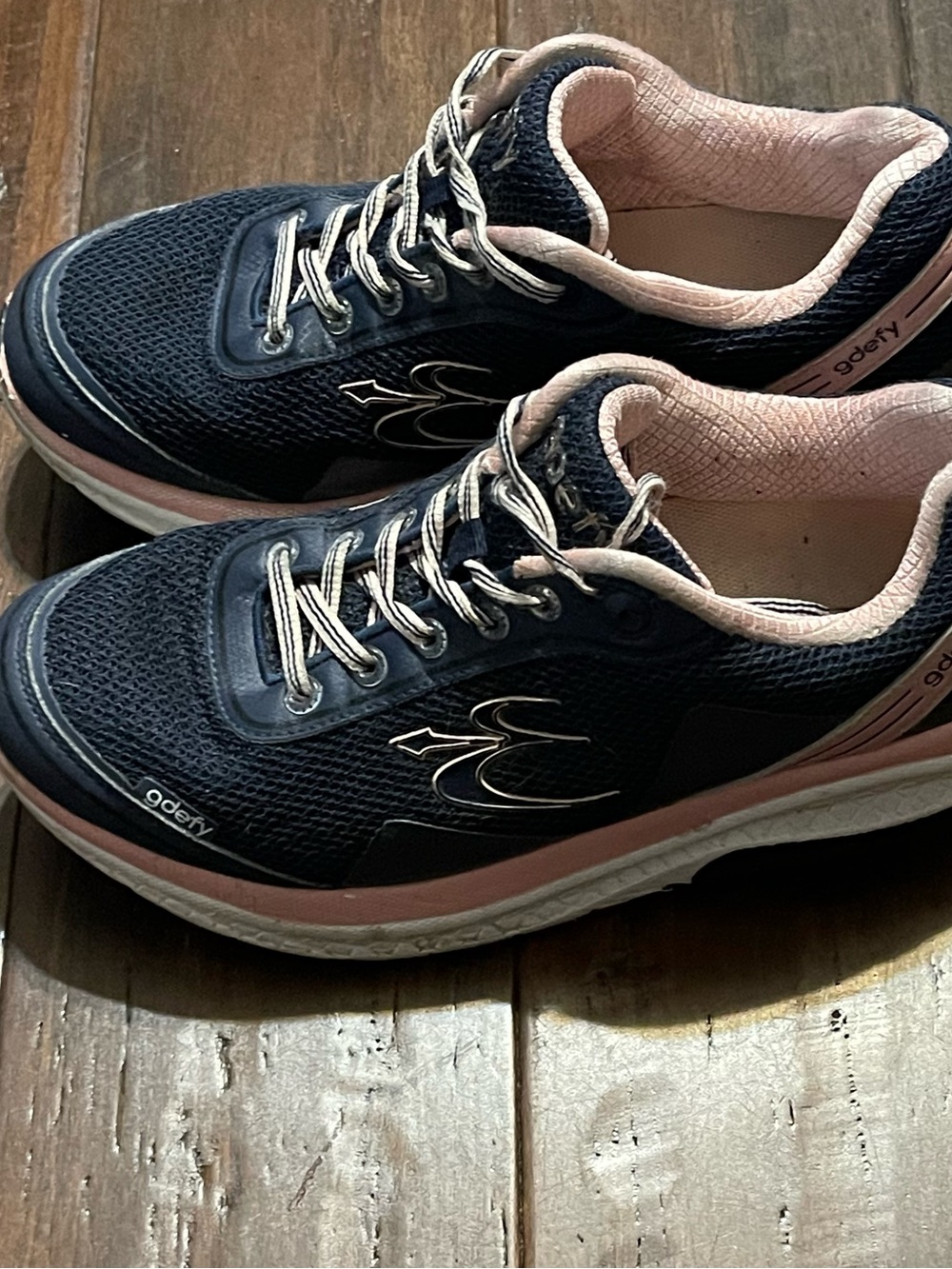 Gravity Defyer Women's GDEFY Mighty Walk Athletic Shoes Navy Blue/Pink Size 8.5